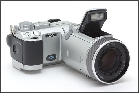 Sony Cyber-shot DSC-F717 — The Cult Favorite: